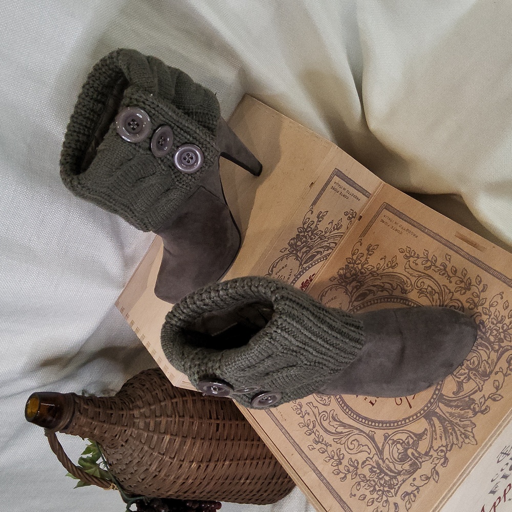 Guess faux leg warmers shoe booties sweater cuff boots 6.5